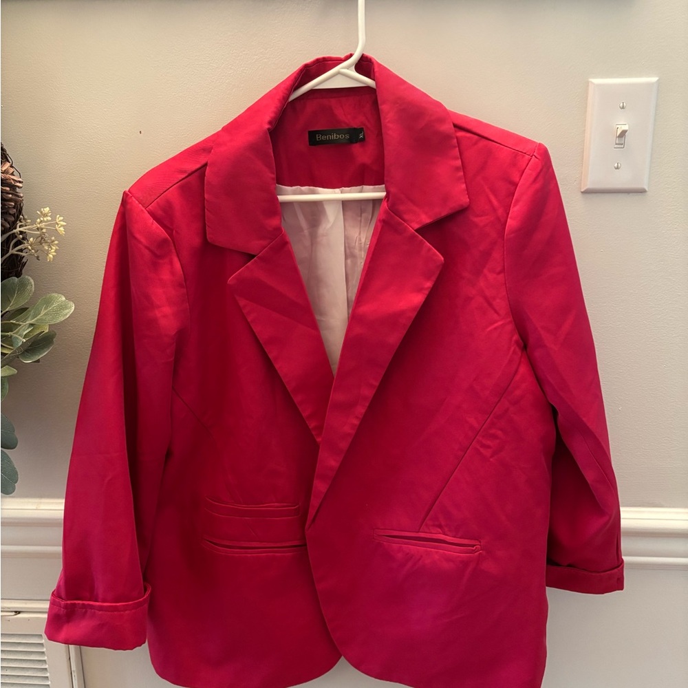 Elegant Women's Pink Blazer